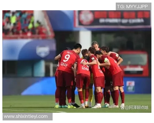 重庆足球俱乐部再曝欠薪事件球员权益何时能得到保障