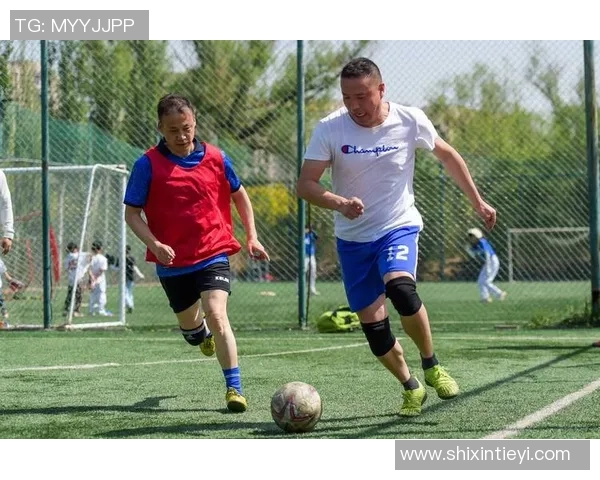 踢足球时必备的护具选择与使用指南助你安全畅享比赛乐趣